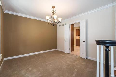 561 Stoddards Ml, Ballwin, MO 63011 photo 8