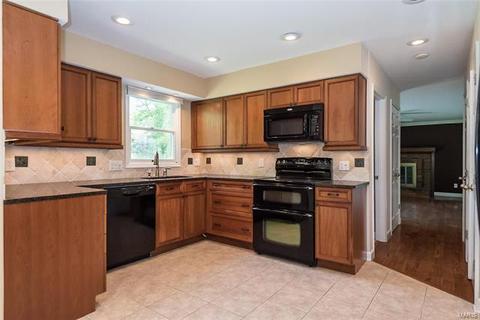 561 Stoddards Ml, Ballwin, MO 63011 photo 20