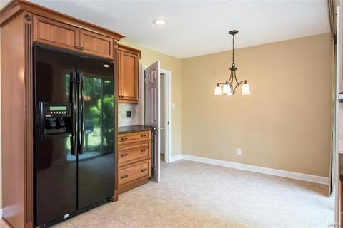 561 Stoddards Ml, Ballwin, MO 63011 photo 25