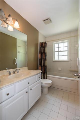 561 Stoddards Ml, Ballwin, MO 63011 photo 32