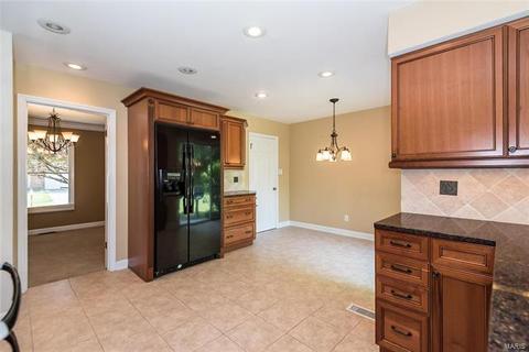 561 Stoddards Ml, Ballwin, MO 63011 photo 19