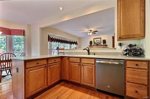 821 Castle Ridge Ct, Ballwin, MO 63021 photo 11