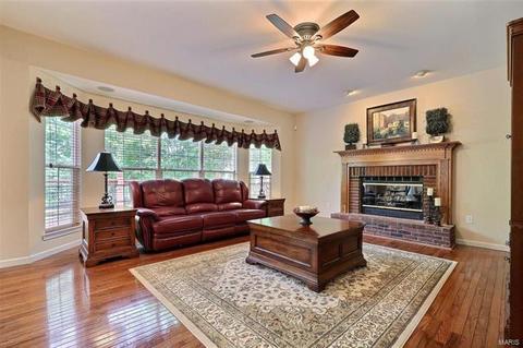 821 Castle Ridge Ct, Ballwin, MO 63021 photo 8