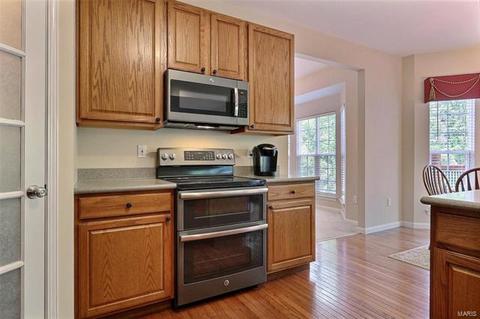 821 Castle Ridge Ct, Ballwin, MO 63021 photo 12