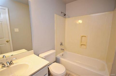 8 Cochise Ct, O'fallon, MO 63366 photo 9