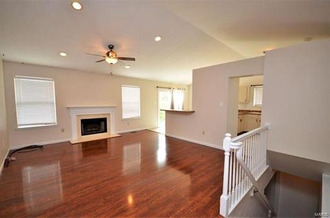8 Cochise Ct, O'fallon, MO 63366 photo 4