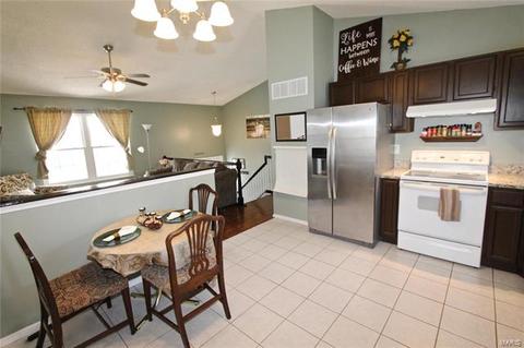 517 Sunward Dr, O'fallon, MO 63368 photo 6