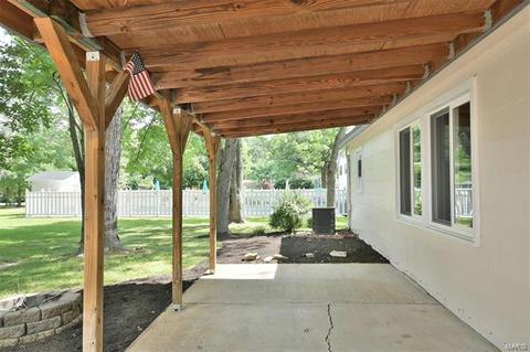 220 Ries Rd, Ballwin, MO 63021 photo 10