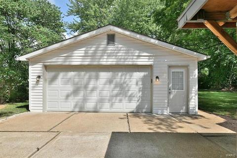 220 Ries Rd, Ballwin, MO 63021 photo 3