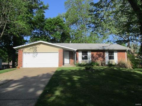 305 Surf Ct, Ballwin, MO 63021 photo 2
