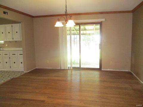 305 Surf Ct, Ballwin, MO 63021 photo 4