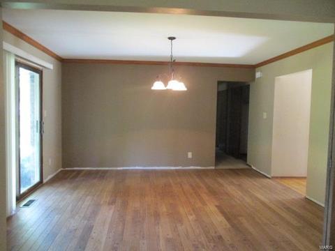 305 Surf Ct, Ballwin, MO 63021 photo 5
