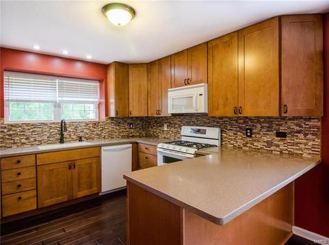 809 Ginger Wood, Ballwin, MO 63021 photo 4