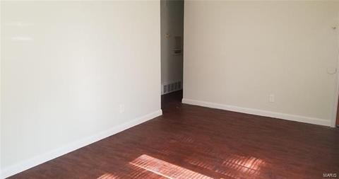 343 Royce, Saint Louis, MO 63135 photo 4
