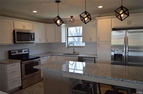 1203 Cypress Dr, O'fallon, MO 63366 photo 3