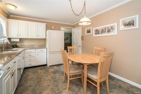 402 Iron Warrior Ln, Manchester, MO 63011 photo 13