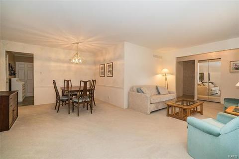 402 Iron Warrior Ln, Manchester, MO 63011 photo 9