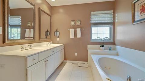 2451 Barrett Heights Dr, Ballwin, MO 63021 photo 33