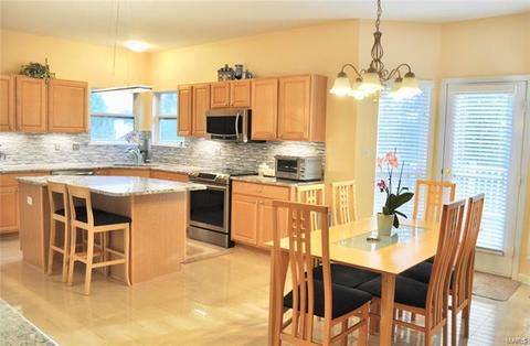 1221 Arbor Bluff Cir, Ballwin, MO 63021 photo 2