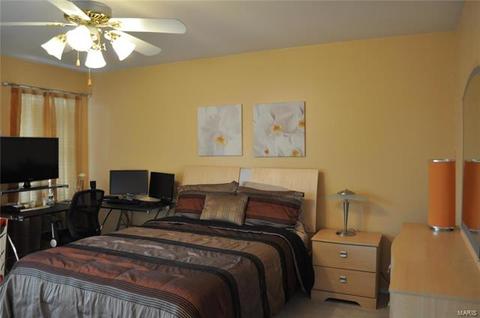 1221 Arbor Bluff Cir, Ballwin, MO 63021 photo 16