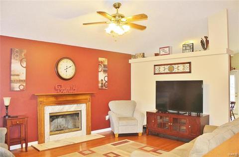 610 Durango Dr, O'fallon, MO 63368 photo 5