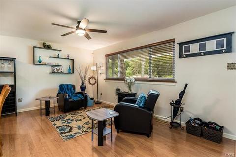 20 Pershing Cir, O'fallon, MO 63366 photo 4