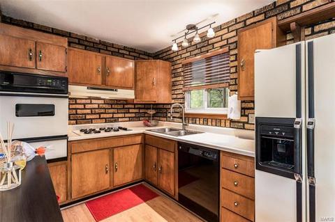 20 Pershing Cir, O'fallon, MO 63366 photo 10