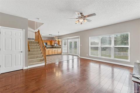 1949 Hedge Dr, O'fallon, MO 63366 photo 5