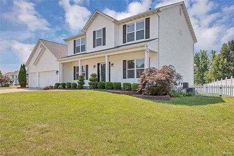 1949 Hedge Dr, O'fallon, MO 63366 photo 2