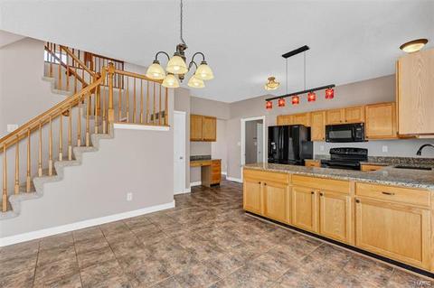 1949 Hedge Dr, O'fallon, MO 63366 photo 8