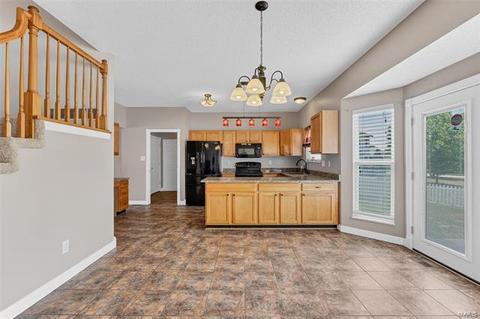 1949 Hedge Dr, O'fallon, MO 63366 photo 7
