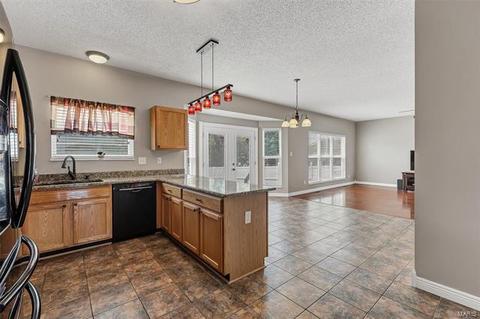 1949 Hedge Dr, O'fallon, MO 63366 photo 11
