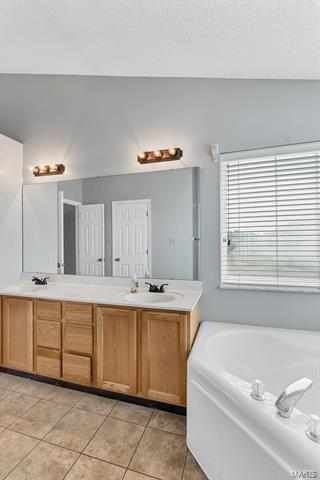1949 Hedge Dr, O'fallon, MO 63366 photo 27