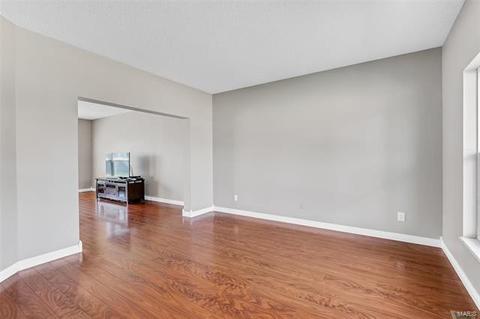 1949 Hedge Dr, O'fallon, MO 63366 photo 3