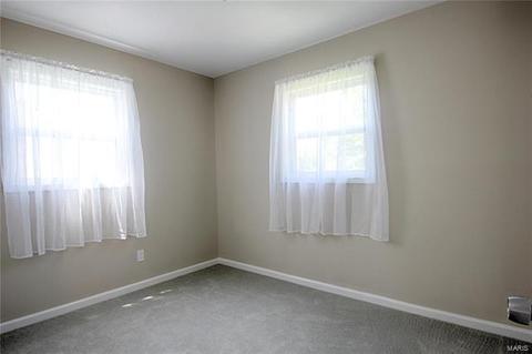 3623 Dixie Dr, Saint Ann, MO 63074 photo 6