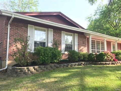 837 Claymont Dr, Ballwin, MO 63011 photo 2