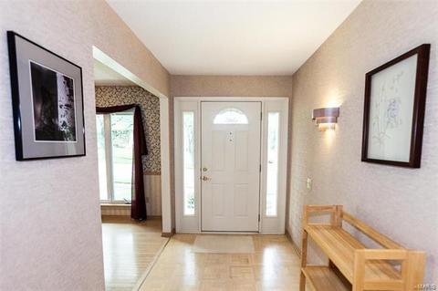 817 Phaeton Dr, Manchester, MO 63021 photo 2