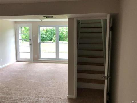 747 Burwick, Manchester, MO 63021 photo 25