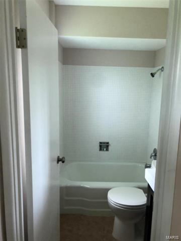 747 Burwick, Manchester, MO 63021 photo 29