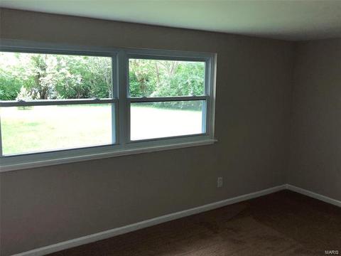 747 Burwick, Manchester, MO 63021 photo 30