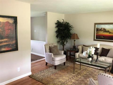 747 Burwick, Manchester, MO 63021 photo 5
