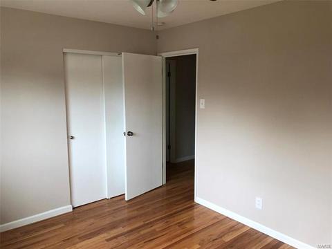 747 Burwick, Manchester, MO 63021 photo 13
