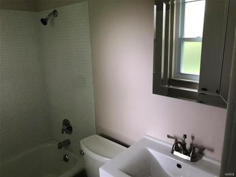747 Burwick, Manchester, MO 63021 photo 20