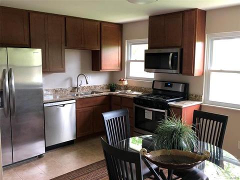 747 Burwick, Manchester, MO 63021 photo 6