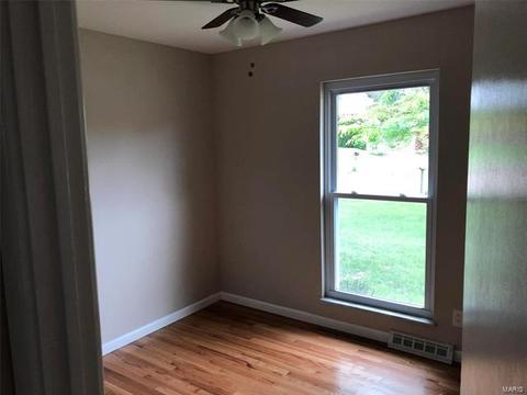 747 Burwick, Manchester, MO 63021 photo 15