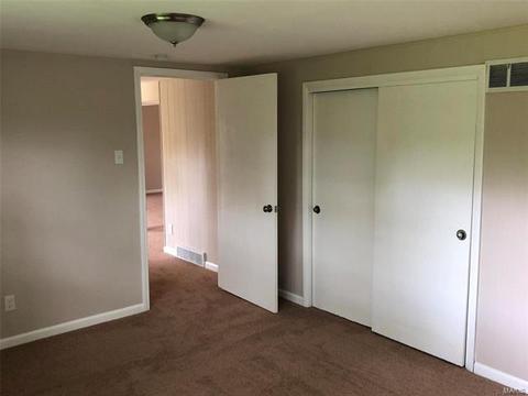 747 Burwick, Manchester, MO 63021 photo 17