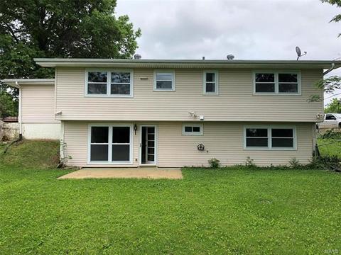 747 Burwick, Manchester, MO 63021 photo 2