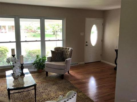 747 Burwick, Manchester, MO 63021 photo 8