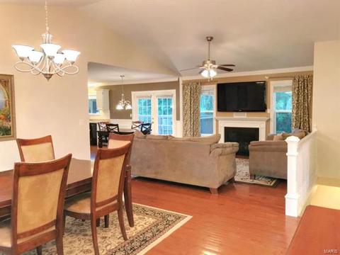 232 Royalltrail Ln, O'fallon, MO 63368 photo 3