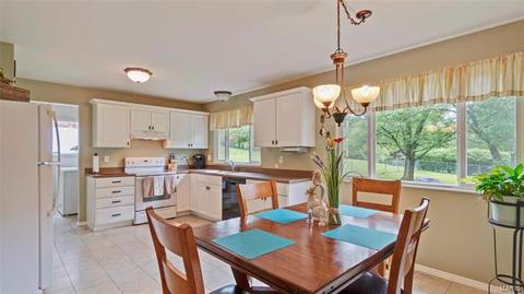 560 Princeway Ct, Manchester, MO 63011 photo 8
